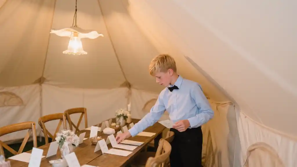 The One Engagement Party Checklist Everyone Overlooks 一