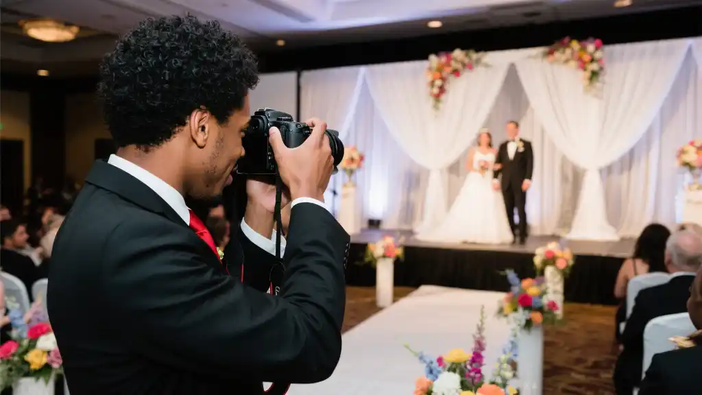 Capture Life: Candid Studios Photography & Videography Unleashed 二